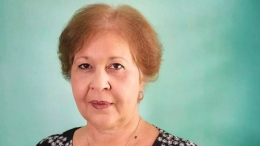 Académica cubana Alina Bárbara López denuncia brutal arresto