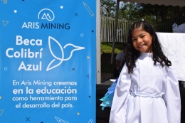 ARIS MINING ENTREGA LA BECA COLIBRÍ AZUL A 800 ESTUDIANTES EN SEGOVIA ANTIOQUIA