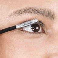 Using a lash primer in your makeup routine