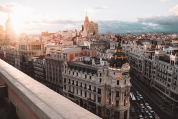 Top 5 lugares para socializar en Madrid: ¡Conoce y disfruta!