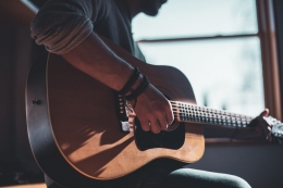 Primeros pasos para enamorarte de una guitarra