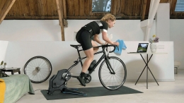 Rodillo o bicicleta estática: ¿Qué usar para tu entrenamiento de ciclismo indoor?